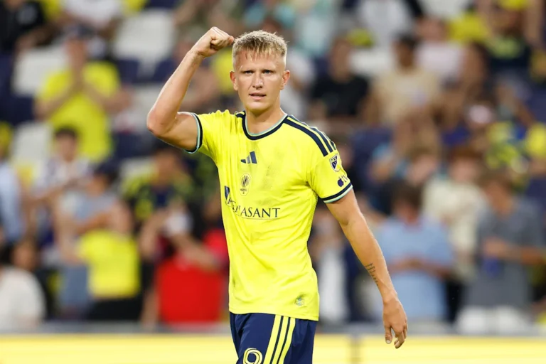 Sam Surridge Scores Incredible Back-Heel Goal to Stun Messi and Miami Sam Surridge Scores Incredible Back-Heel Goal to Stun Messi and Miami