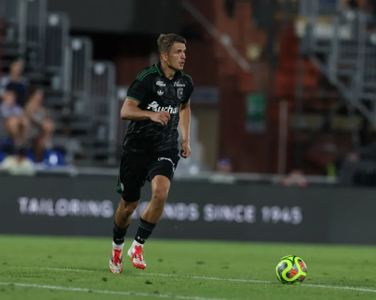 Maik Nawrocki and Michaël Cuisance to Debut in Trophée des Champions Against PSG Maik Nawrocki and Michaël Cuisance to Debut in Trophée des Champions Against PSG