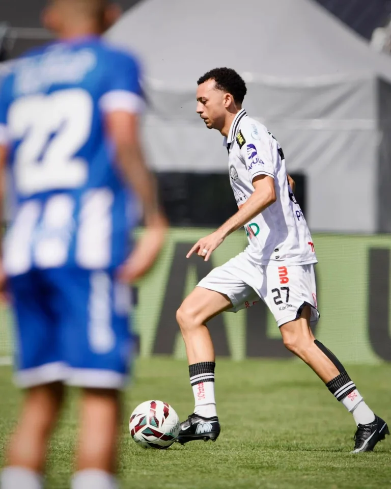 Série B Features Thrilling Finish with Three Late Goals and a Comeback