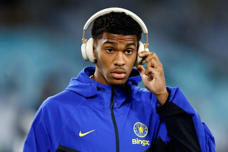 Chelsea Defender's Future: Should Alonso Let Him Go?