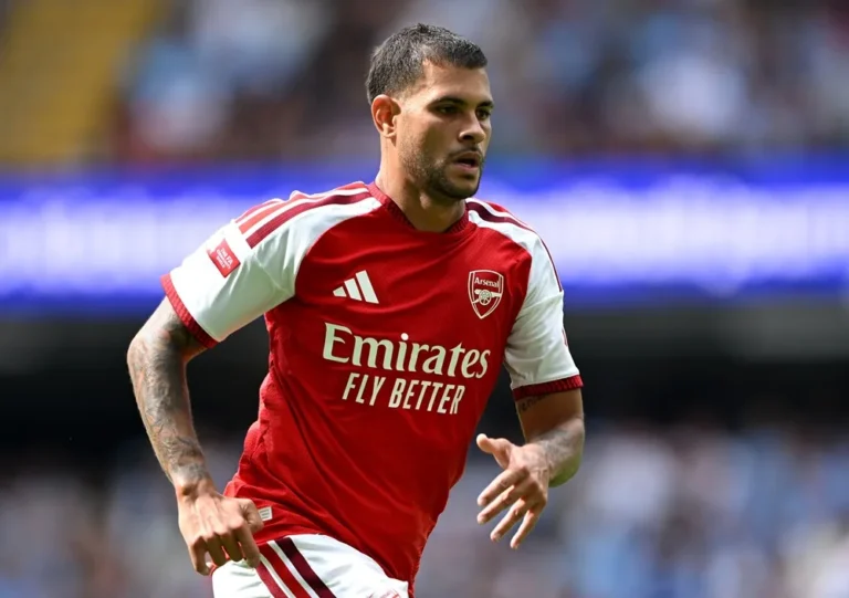 Cameras Capture Gabriel and Bruno Joking After Community Shield Victory