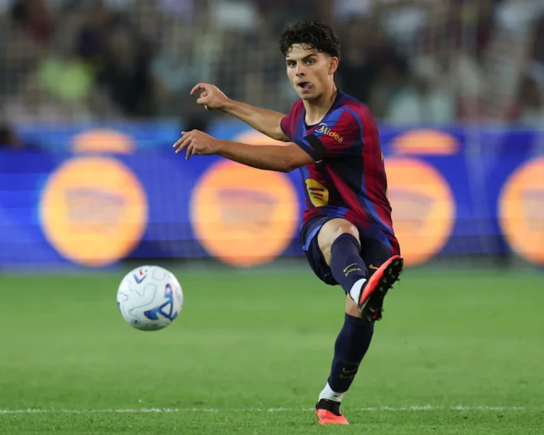 Xavi Espart: Barcelona’s Right-Back with a Midfielder’s Flair Xavi Espart: Barcelona’s Right-Back with a Midfielder’s Flair