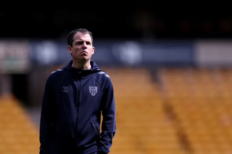 Sunderland to Finalize Signing of Ligue 1 Left-Back: Will It Benefit Le Bris?