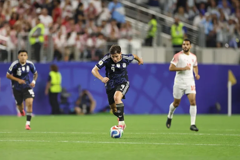 Atletico Madrid Set to Sell Julian Alvarez, Excluding Barcelona as Option Atletico Madrid Set to Sell Julian Alvarez, Excluding Barcelona as Option
