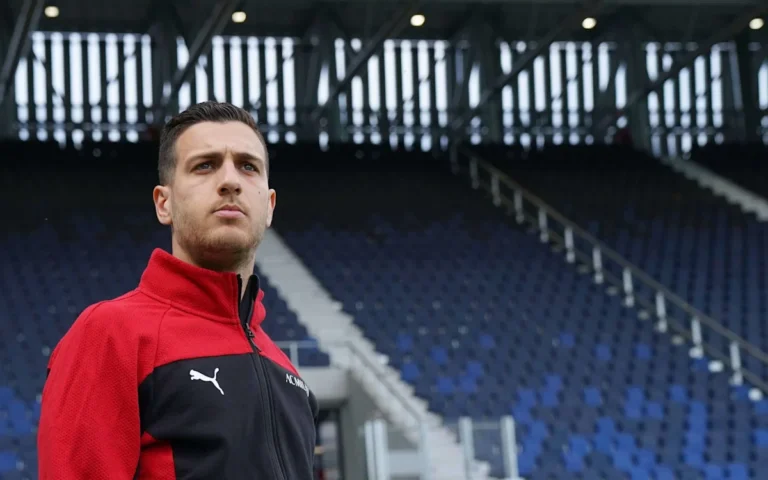 Diogo Dalot Expresses Desire to Win Major Trophy with Manchester United This Season