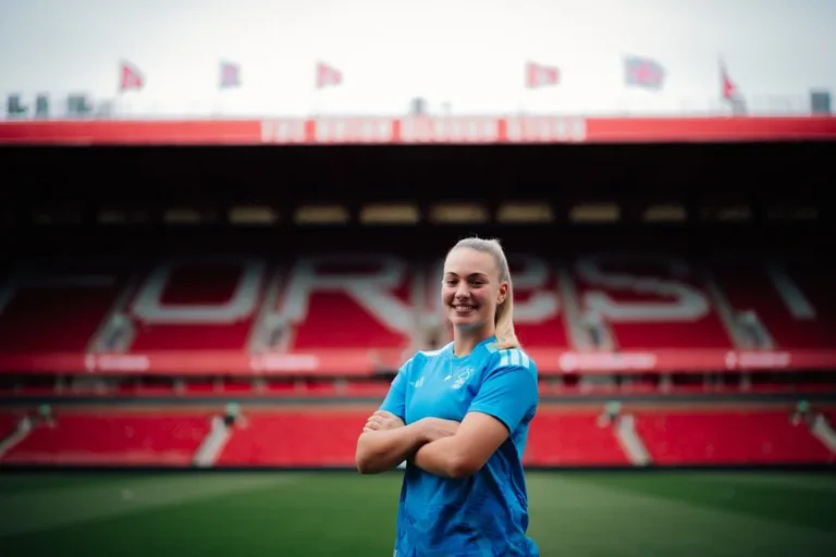Nottingham Forest Loan Chelsea Keeper Cox