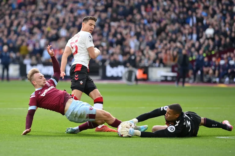 Celtic Targets Former Premier League Goalkeeper for Summer Signing