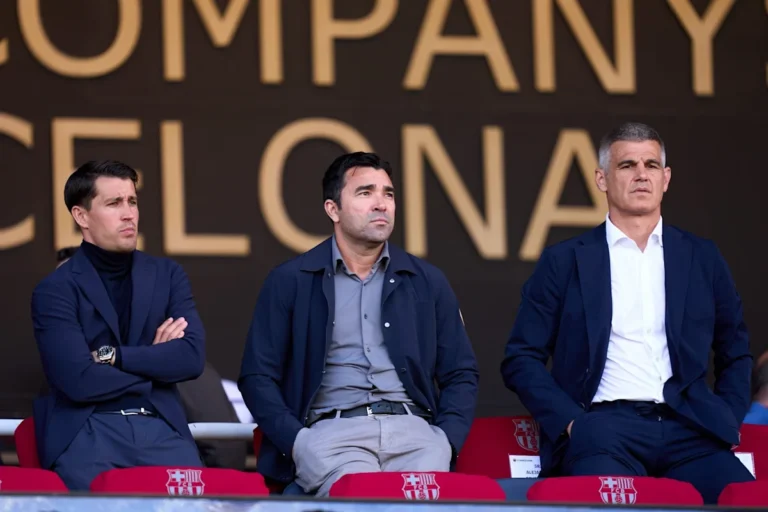 Barcelona Sporting Director Visits Lisbon for Striker Discussions Barcelona Sporting Director Visits Lisbon for Striker Discussions