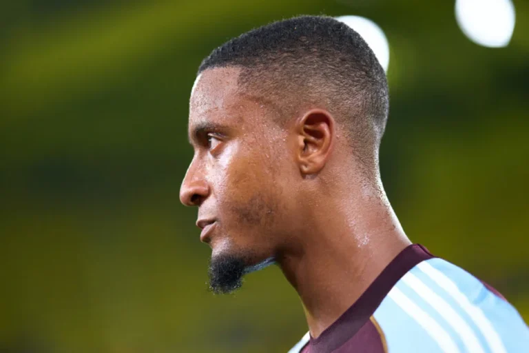 Arsenal Signs Ezri Konsa