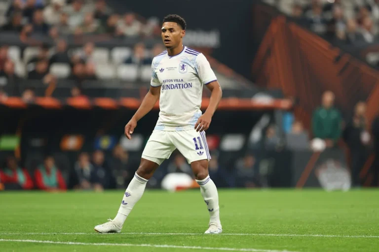 Emiliano Martinez Seeks Exit as Unai Emery Considers Ollie Watkins Sale at Aston Villa