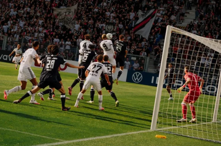 फ्रेंकफर्ट ने 11-0 की जीत के साथ पिछली हार का बदला लिया Eintracht Avenge Loss with 11-0 Friendly Victory