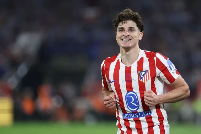 Simeone Confirms Julián Álvarez’s Spot on the Squad Simeone Confirms Julián Álvarez's Spot on the Squad