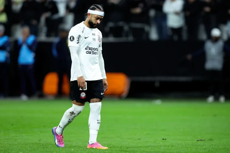 Corinthians Punish Depay Amid Termination Considerations Following HQ Fire Corinthians Punish Depay Amid Termination Considerations Following HQ Fire