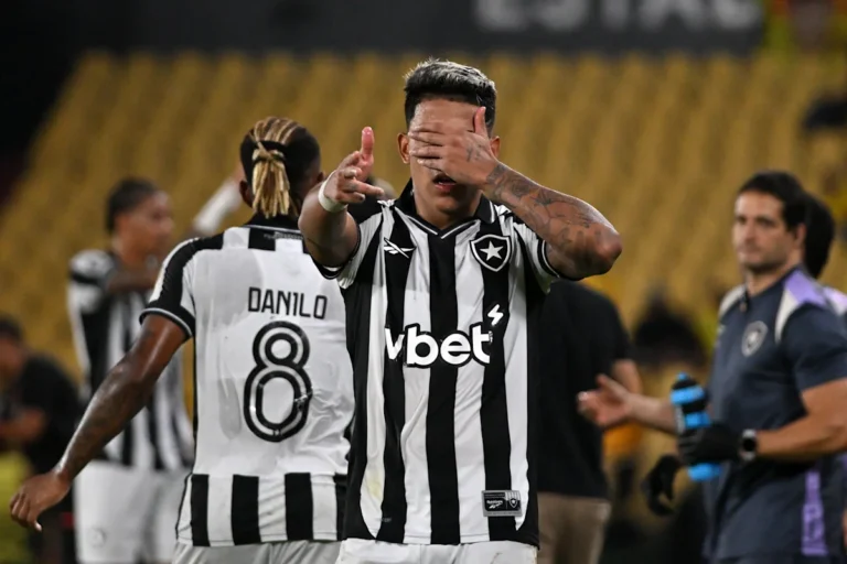 Matheus Martins Delays Botafogo Exit for Russian Club