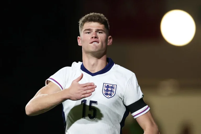 Rennes to Debut Charlie Cresswell and Adrien Thomasson Against PSG Rennes to Debut Charlie Cresswell and Adrien Thomasson Against PSG