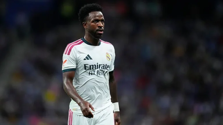 Mourinho Encourages Vinicius Jr to Manage Emotions