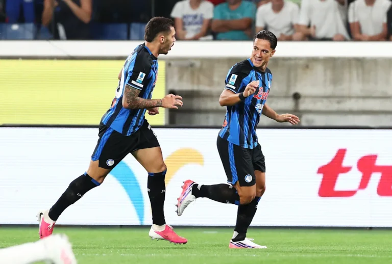 Atalanta Defeats Sassuolo 2-1 as Krstović Shines and Carnesecchi Excels