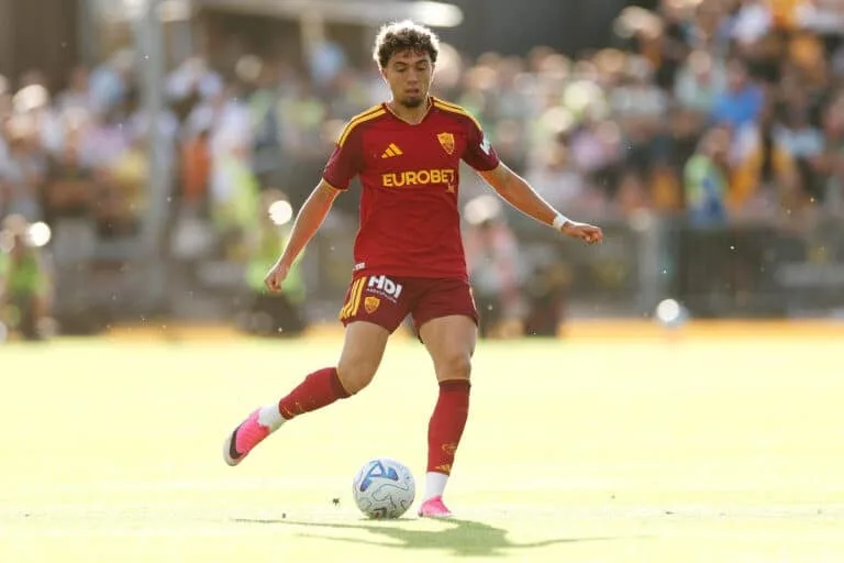 Crystal Palace Eyes El Aynaoui as Roma Exit Looms Crystal Palace Eyes El Aynaoui as Roma Exit Looms