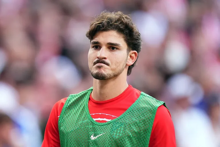Julián Stays Sharp as Bellingham Returns in a Thriving Market