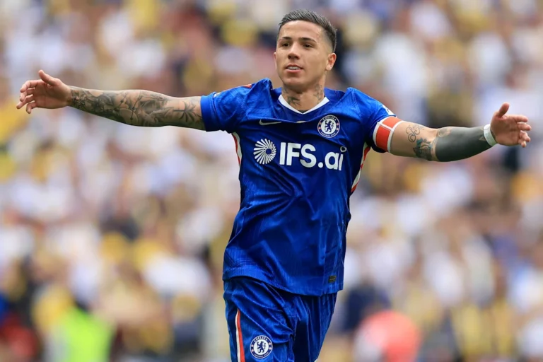Man City Set to Bid for Premier League Midfielder