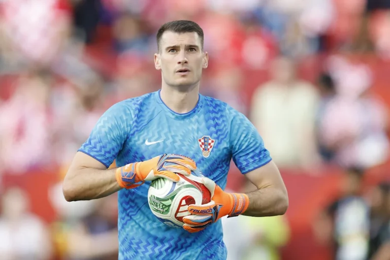 Barcelona's New Signing Completes Medicals and Contract Signing, Announcement Postponed by One Day