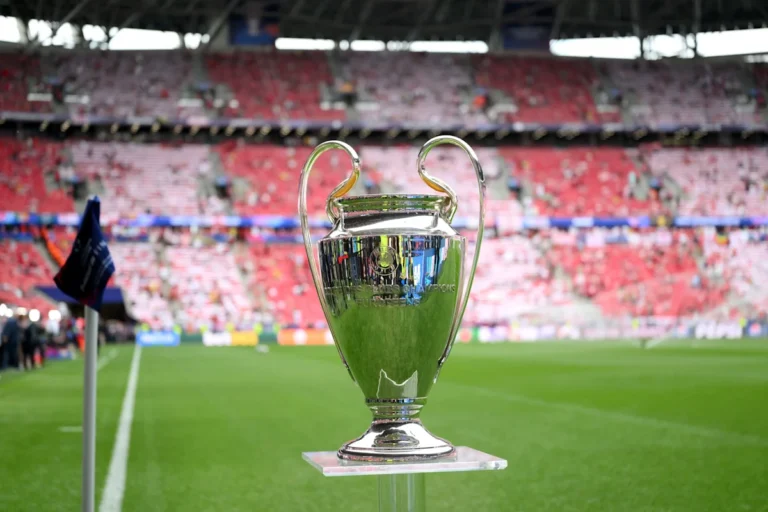UEFA Champions League Draw: Bayern Munich and Borussia Dortmund Draw Arsenal in Group Stage UEFA Champions League Draw: Bayern Munich and Borussia Dortmund Draw Arsenal in Group Stage