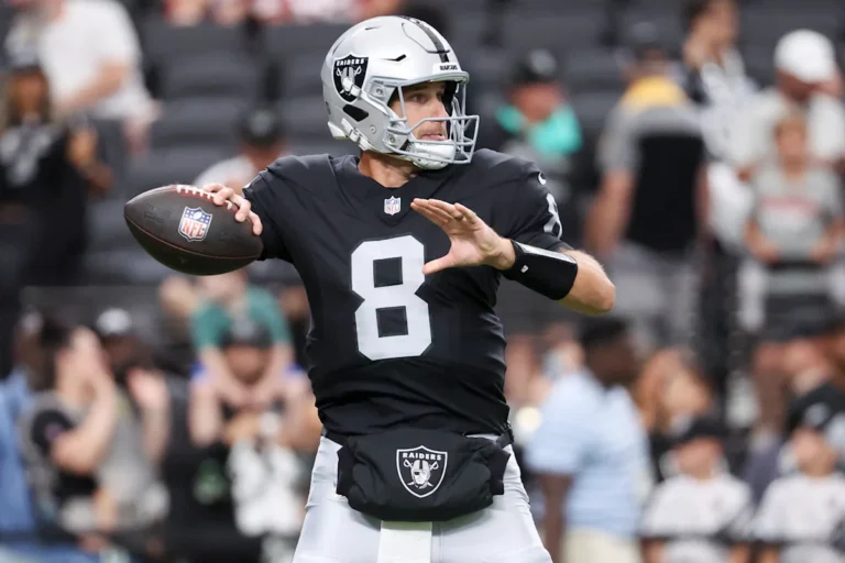 Kirk Cousins Shines for Raiders as Fernando Mendoza Struggles