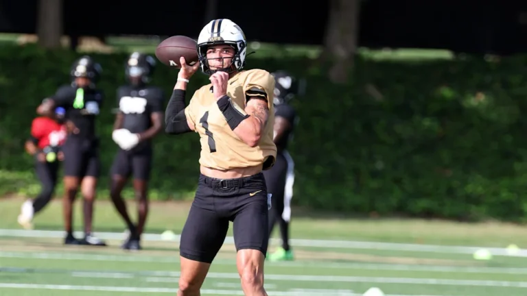 Vanderbilt Names Blaze Berlowitz as Week 1 Starter, Freshman Jared Curtis to See Action