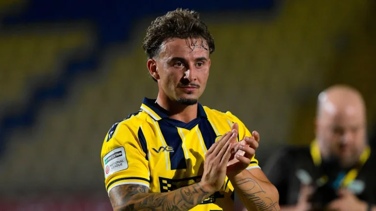 Crawley Town Signs Torquay Winger Morgan to Two-Year Contract