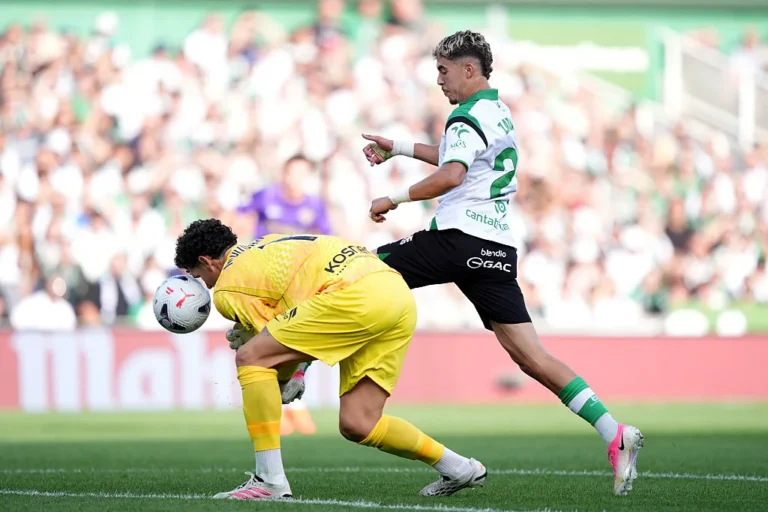 Goalkeeper Concedes Bizarre Goal as Team Faces Relegation Threat in Spain Goalkeeper Concedes Bizarre Goal as Team Faces Relegation Threat in Spain