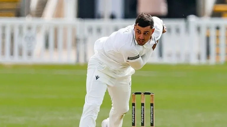 Pears Dismiss Lancashire for Low Score in Worcester Clash