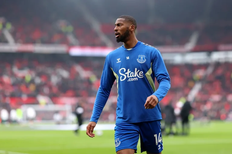 Fiorentina Makes Offer for Everton’s Beto as Zirkzee Option Dwindles Fiorentina Makes Offer for Everton’s Beto as Zirkzee Option Dwindles
