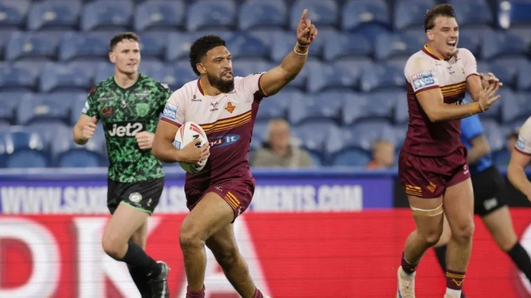 Huddersfield Claims Victory Over Leigh with Five-Try Performance Huddersfield Claims Victory Over Leigh with Five-Try Performance