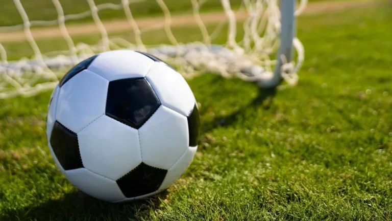 Tamworth Edges Past Worthing 3-2 in Thriller Tamworth Edges Past Worthing 3-2 in Thriller