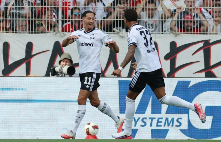 Eintracht Youngster Scores Two Goals in 51 Seconds Eintracht Youngster Scores Two Goals in 51 Seconds