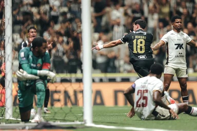 Vitória Defense Collapses in Comedy of Errors Leading to Atlético-MG Goal, Watch Vitória Defense Collapses in Comedy of Errors Leading to Atlético-MG Goal, Watch