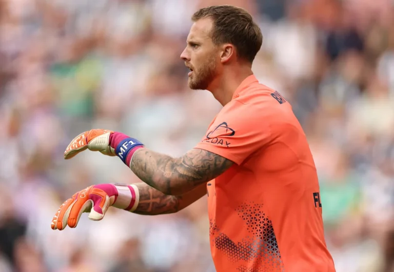 Mark Flekken Critiques Bayer Leverkusen's Team Mentality Following Elversberg Defeat