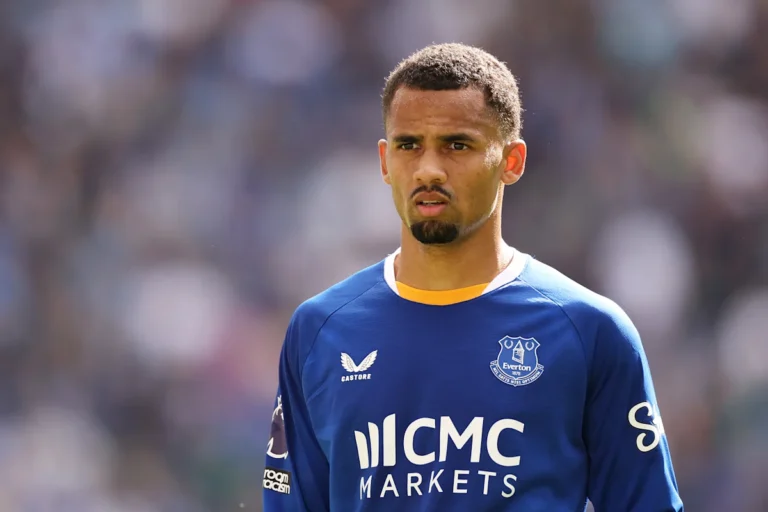Midday Transfer Update: Latest Moves in Sports