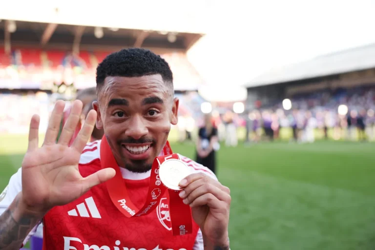 Barcelona to Sign Arsenal Striker for €10 Million Plus Add-Ons Barcelona to Sign Arsenal Striker for €10 Million Plus Add-Ons