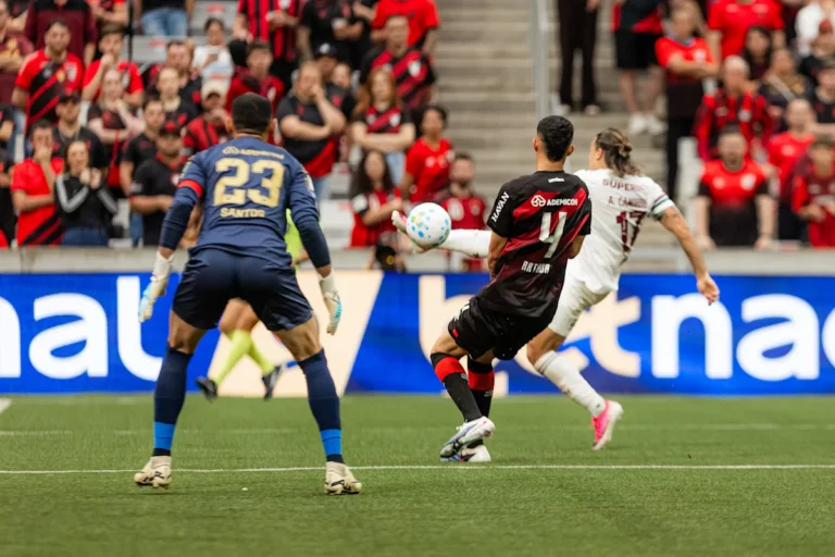Athletico Faces Fluminense as Former Keeper Stumbles in Bizarre Blunder Athletico Faces Fluminense as Former Keeper Stumbles in Bizarre Blunder