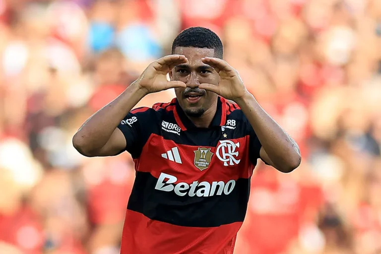 Flamengo Edges By Danger as Lino and Carrascal Secure Derby Victory Flamengo Edges By Danger as Lino and Carrascal Secure Derby Victory