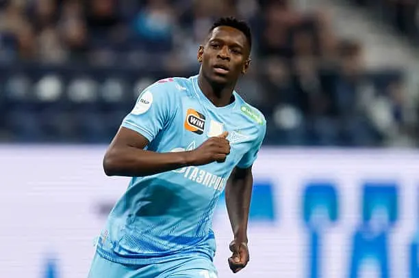 Roma Finalizes Agreement with Henrique, Pursues Leweling Negotiations Roma Finalizes Agreement with Henrique, Pursues Leweling Negotiations