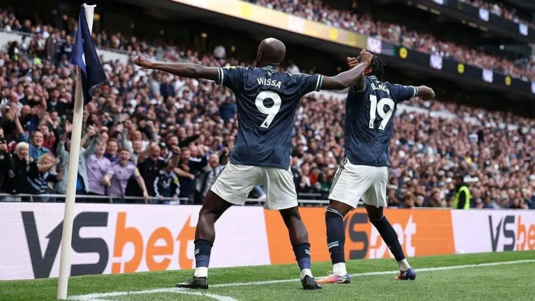 Clinical Magpies Dismantle Spurs with Just Two Shots on Target