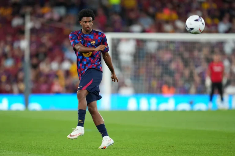 Manchester United Find Barcelona’s Alejandro Balde Deal Too Pricey – Romano Manchester United Find Barcelona's Alejandro Balde Deal Too Pricey – Romano