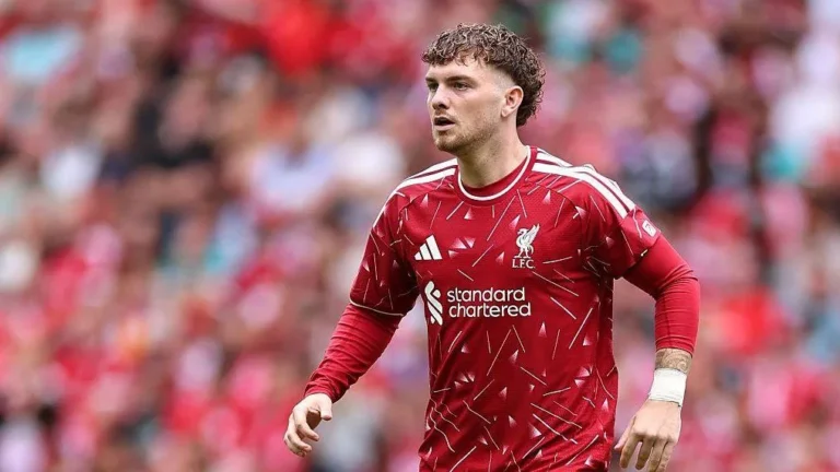 Elliott Set to Join Valencia on Loan Elliott Set to Join Valencia on Loan