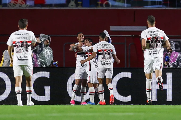 साओ पाउलो ने एटलेटिको-एमजी की अजेय स्ट्रीक तोड़ी, जारी रखा जीत का सिलसिला