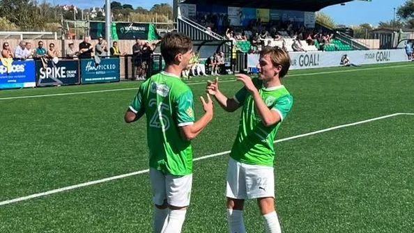 FA Vase: रॉफे से हार के बाद ग्वेर्नसे एफसी टूर्नामेंट से बाहर FA Vase: रॉफे से हार के बाद ग्वेर्नसे एफसी टूर्नामेंट से बाहर