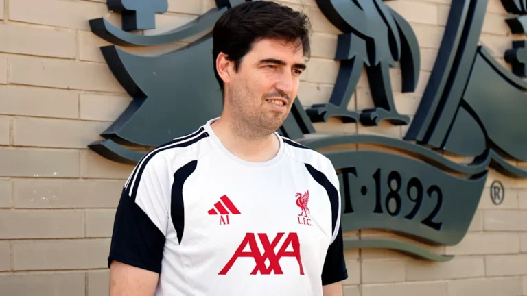 Andoni Iraola Hints at Who Could Replace Alexander Isak in Liverpool Lineup