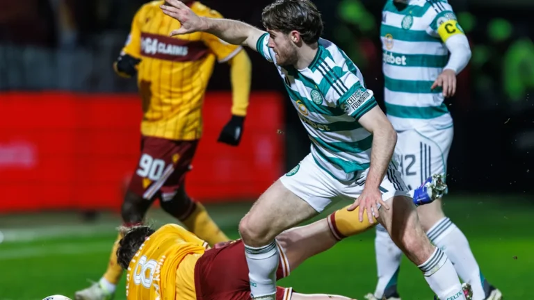 Predicted 4-2-3-1 Celtic Lineup for Motherwell Could See Høgh Lead the Line